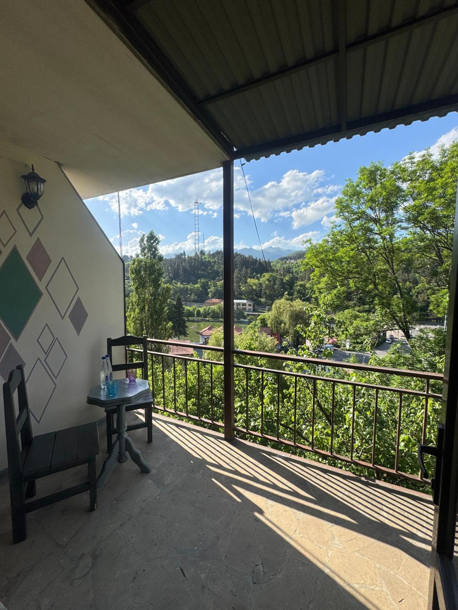 Paxlava Guesthouse & Restaurant Dilijan Exterior photo