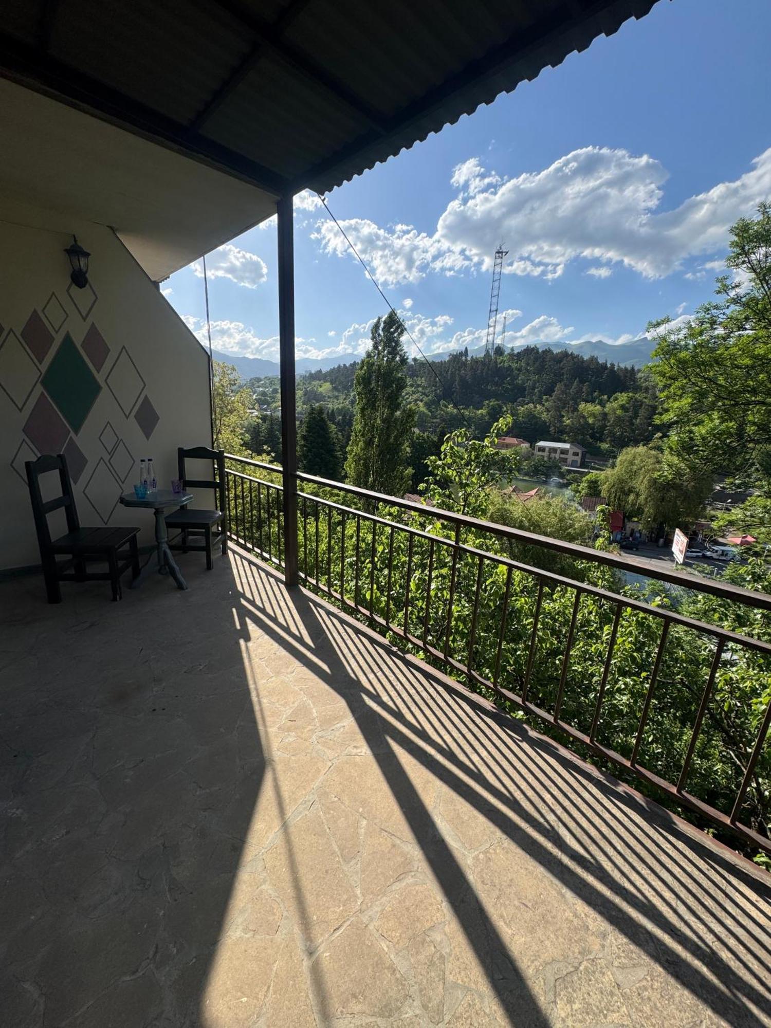 Paxlava Guesthouse & Restaurant Dilijan Exterior photo